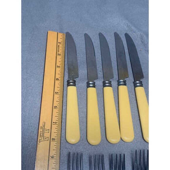 Vintage Gibson Yellow Handle Silverware Set 12-Piece Stainless Steel Flatware - Picture 5 of 15